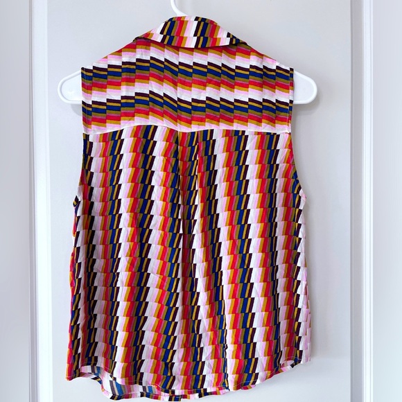 Forever 21 Multicolored Sleeveless Graphic Blouse - Picture 4 of 4